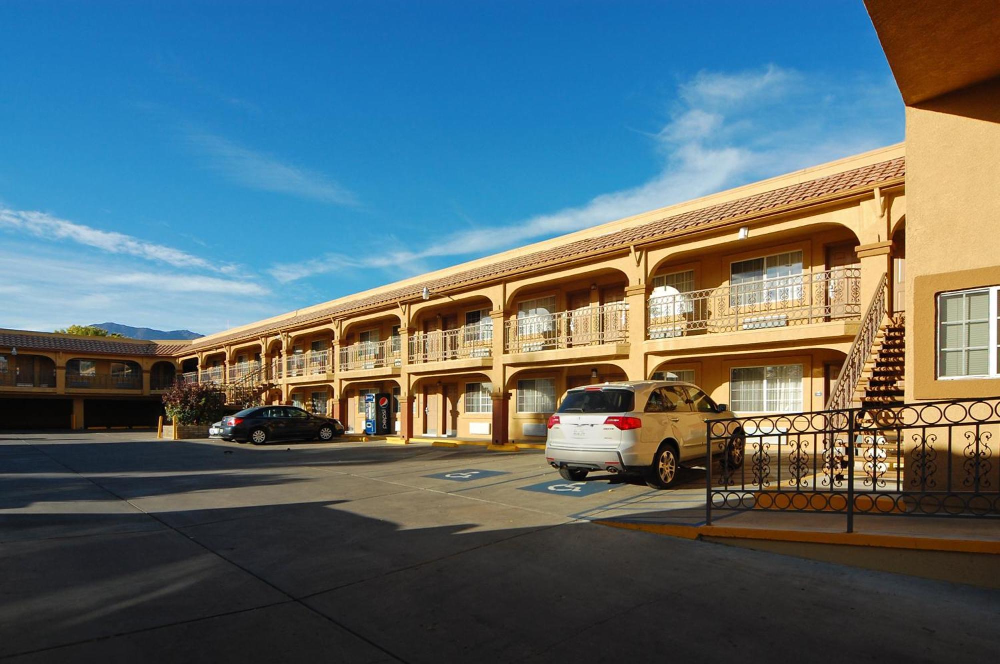 Days Inn By Wyndham Bishop Exterior photo