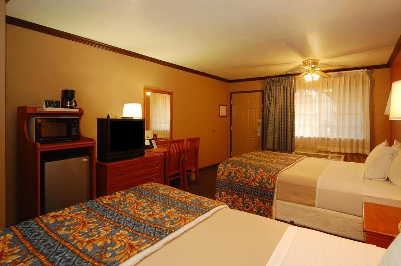 Days Inn By Wyndham Bishop Exterior photo